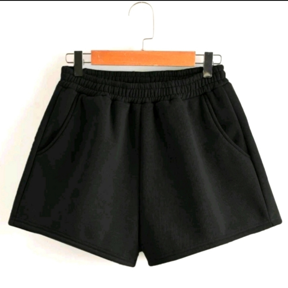 Shorts with Pockets, Black, Medium